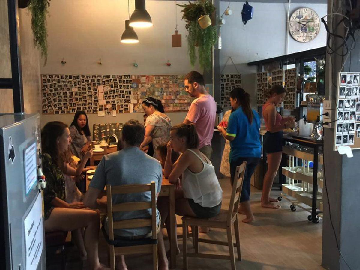 Meet Up Hostel Bangkok Dış mekan fotoğraf