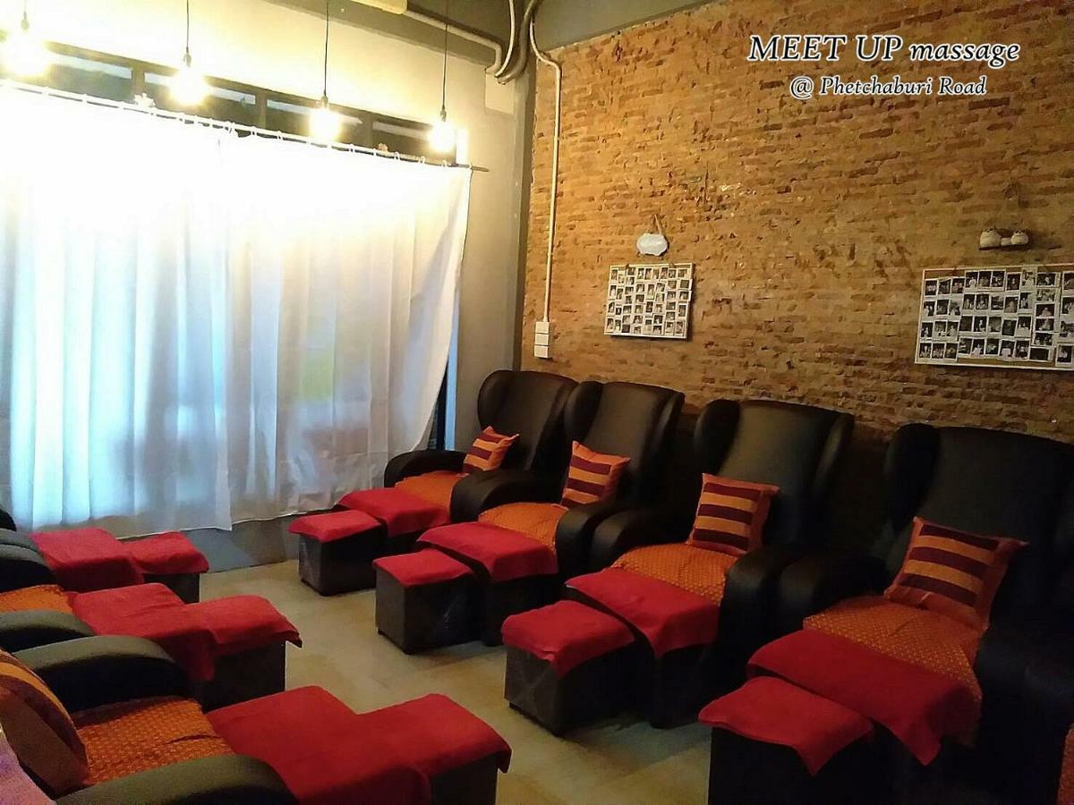 Meet Up Hostel Bangkok Dış mekan fotoğraf