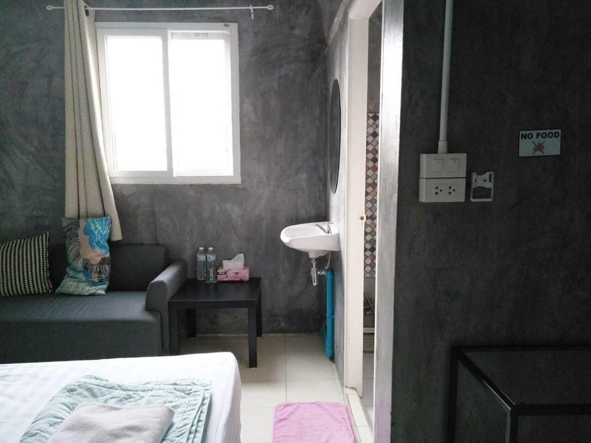 Meet Up Hostel Bangkok Dış mekan fotoğraf