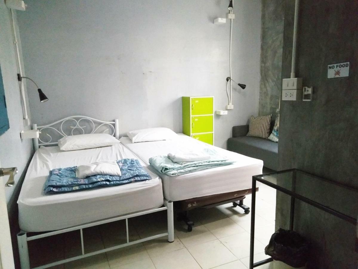 Meet Up Hostel Bangkok Dış mekan fotoğraf