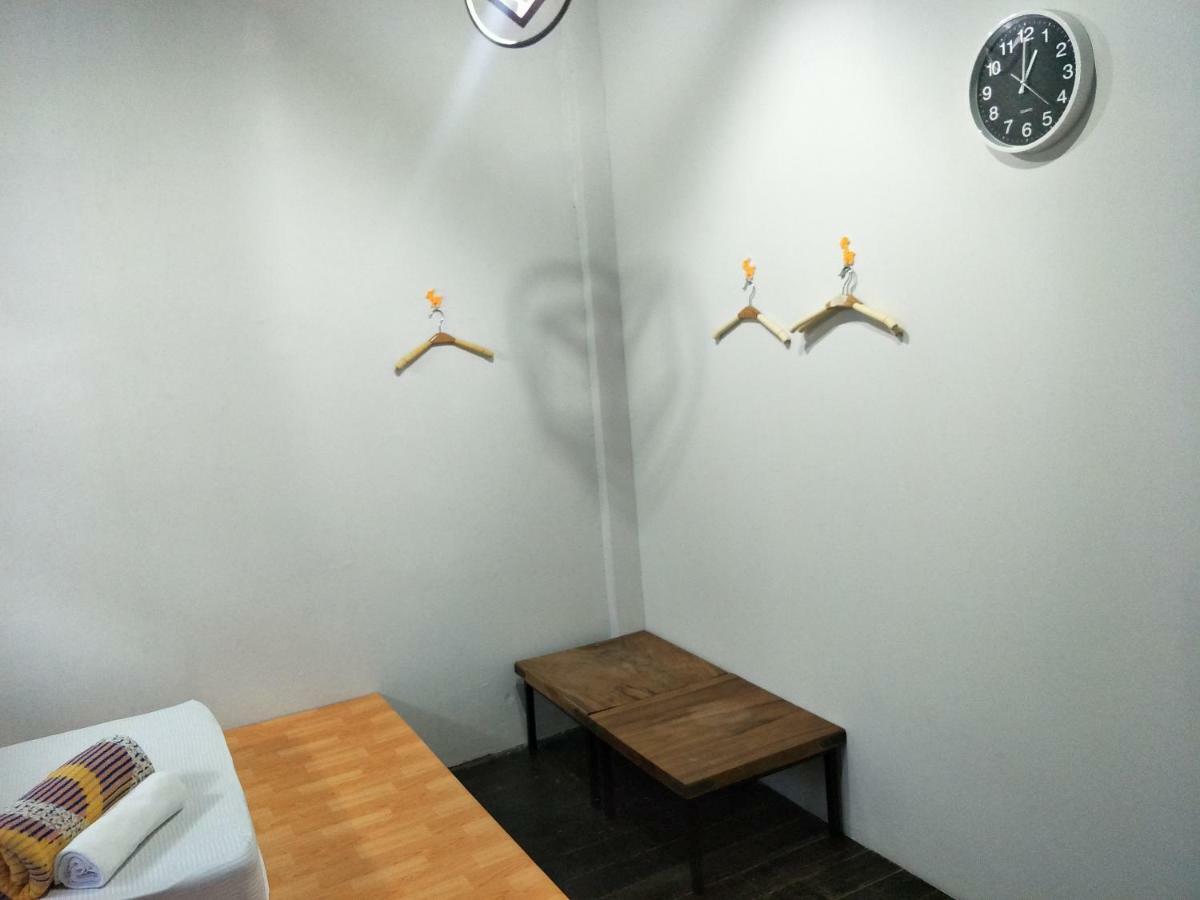 Meet Up Hostel Bangkok Dış mekan fotoğraf
