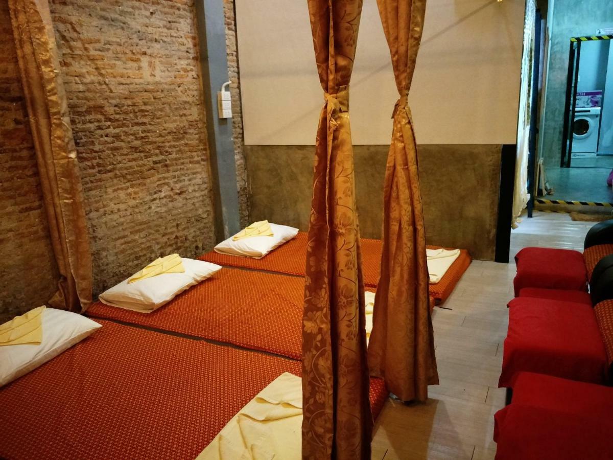 Meet Up Hostel Bangkok Dış mekan fotoğraf